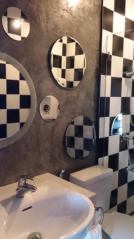 De Ja Moon Hostel Čiang Mai Pokoj fotografie