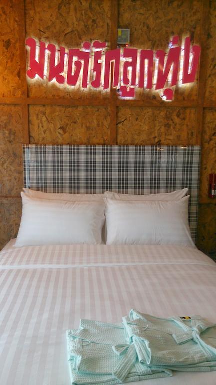 De Ja Moon Hostel Čiang Mai Pokoj fotografie