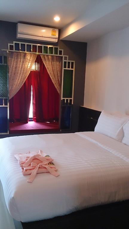 De Ja Moon Hostel Čiang Mai Pokoj fotografie